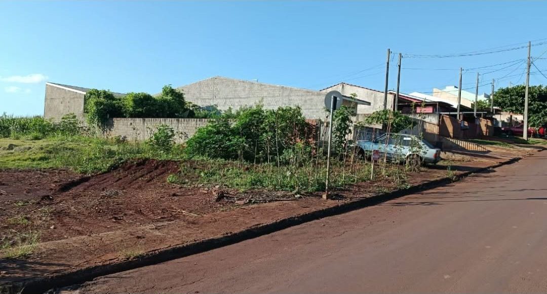 Terreno de 200 m² na Avenida Bandeirantes